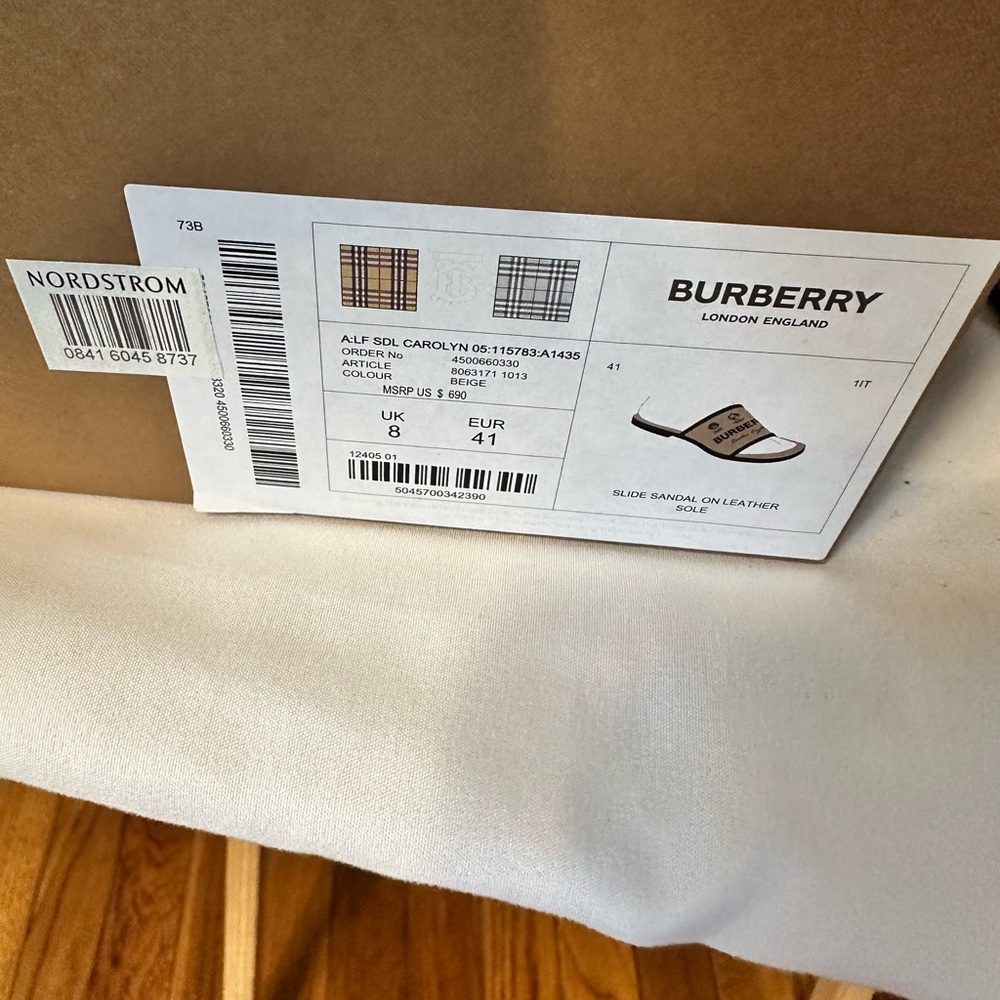 🌸CLOSET BLOWOUT🌸🌸 Burberry Black and Beige Slides size 41 - Picture 6 of 11